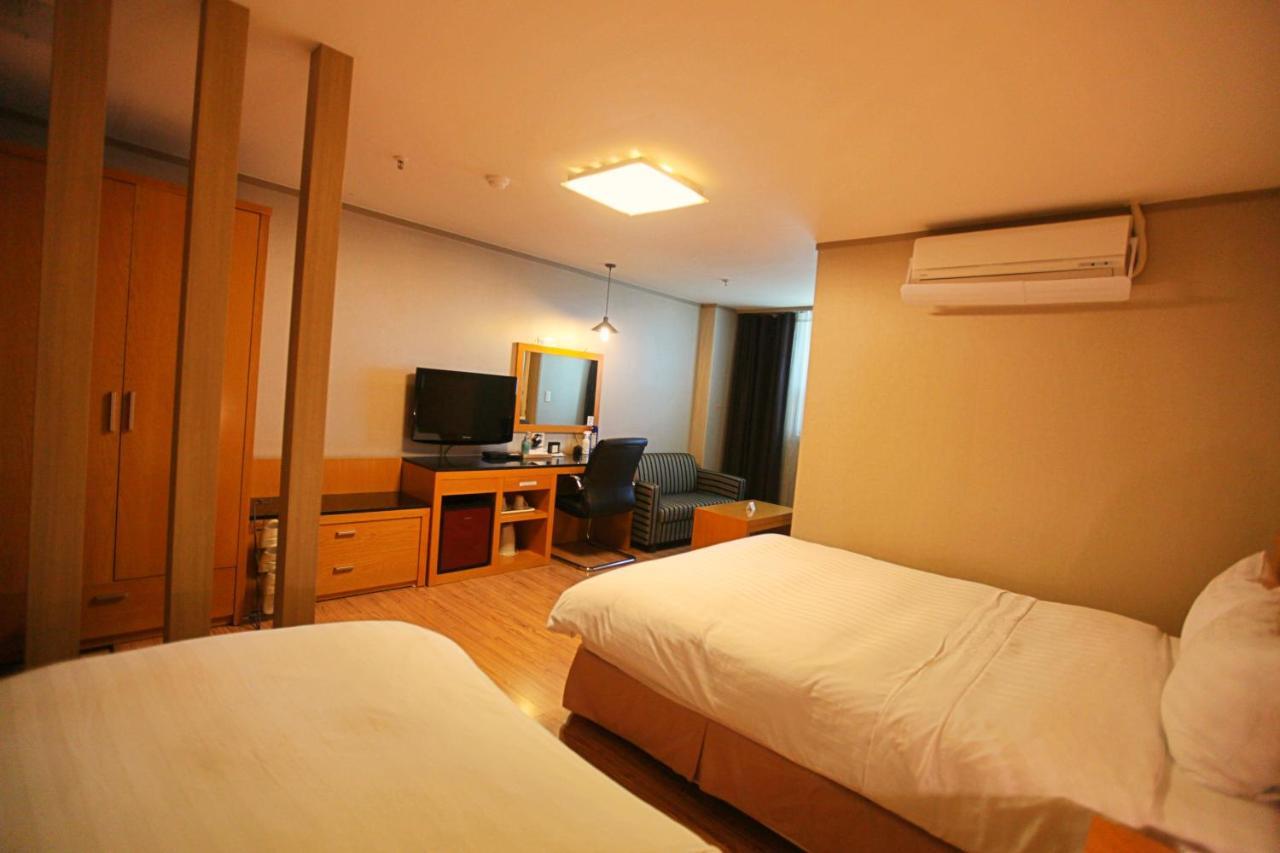 Changwon At Business Hotel Kültér fotó